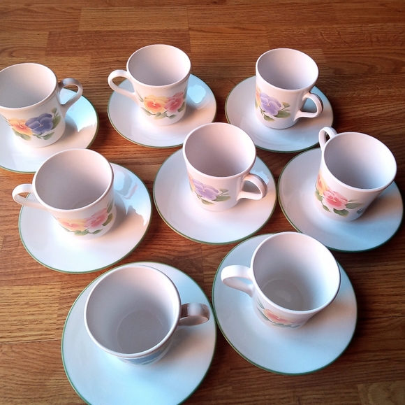 *Vintage Corning Wear, Corelle,  Summer Blush pattern, 8 cups, 8 saucers - Picture 6 of 16
